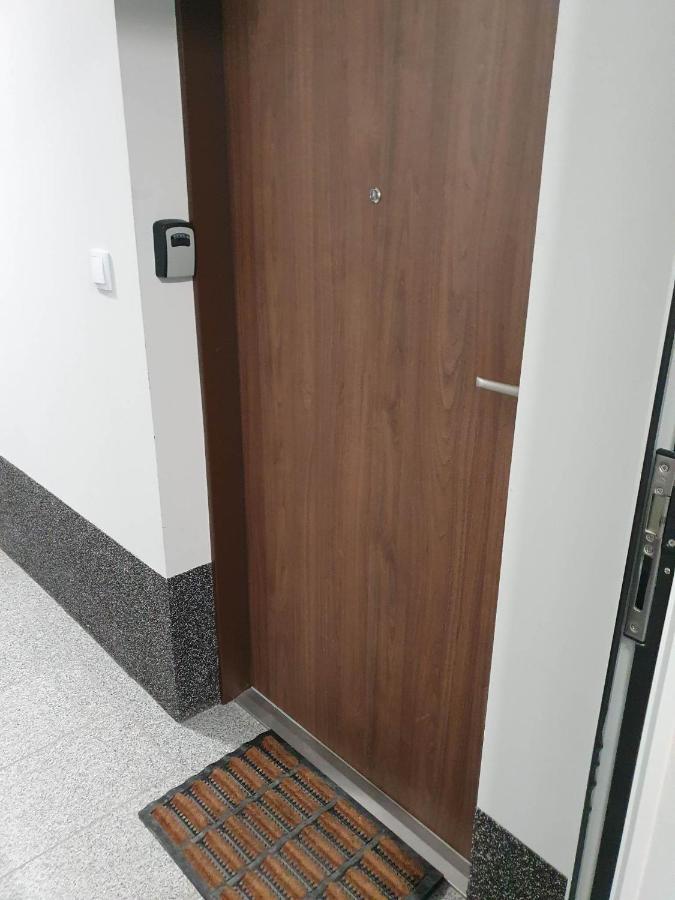 Apartament 3 Pokojowy Lub Pokoj W Mieszkaniu W Nowym Bloku Варшава Экстерьер фото