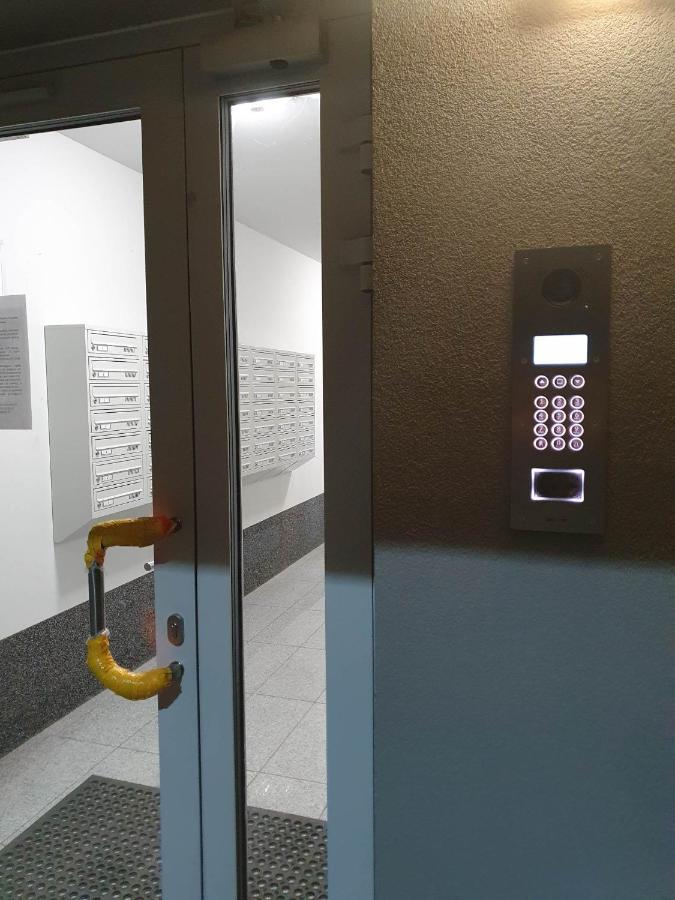 Apartament 3 Pokojowy Lub Pokoj W Mieszkaniu W Nowym Bloku Варшава Экстерьер фото