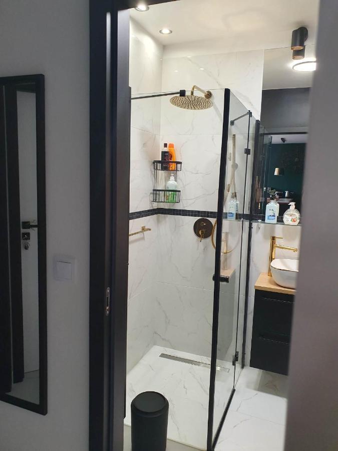 Apartament 3 Pokojowy Lub Pokoj W Mieszkaniu W Nowym Bloku Варшава Экстерьер фото